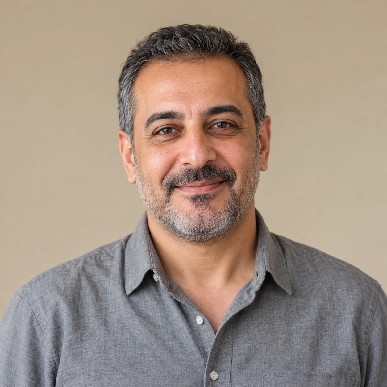 لوكاس غرانت، صاحب متجر إلكتروني