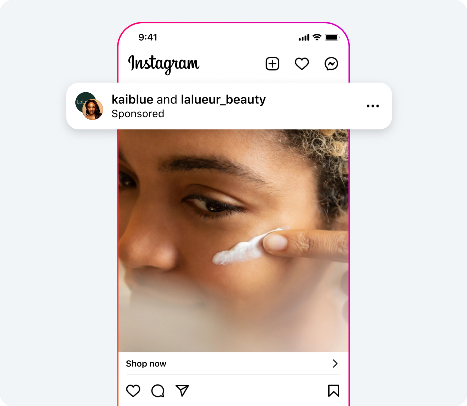 Instagram-Beispiel einer gesponserten Anzeige mit zwei genannten Profilen und einem „Shop now“-Button.